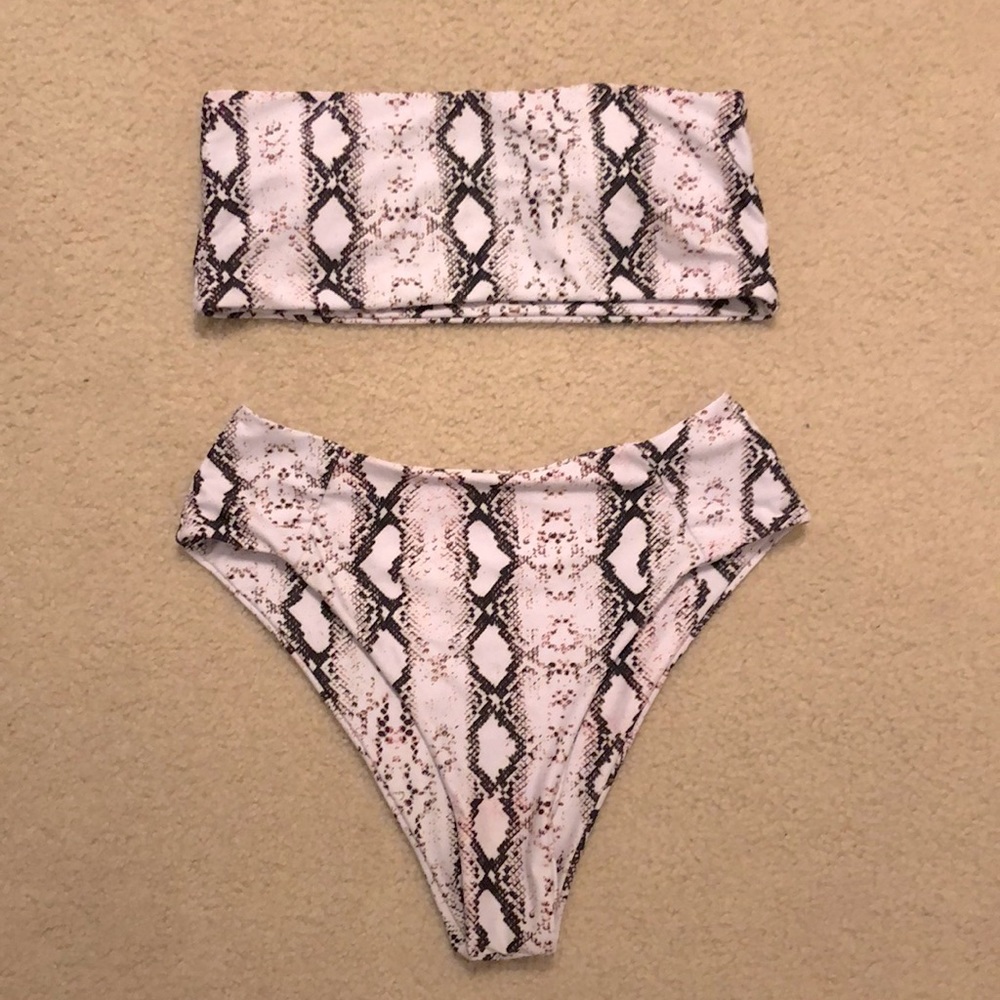 White Snake Print bikini - size M/L